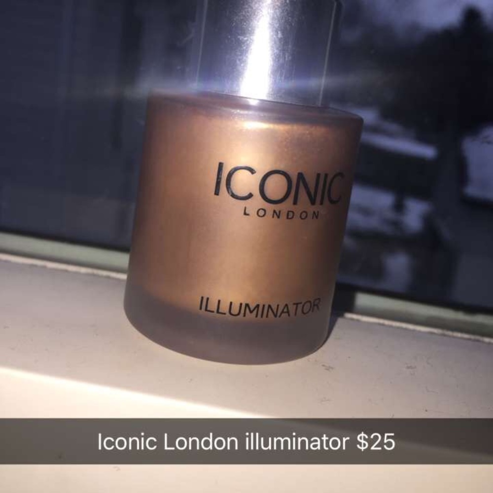 Iconic London illuminator in the shade glow